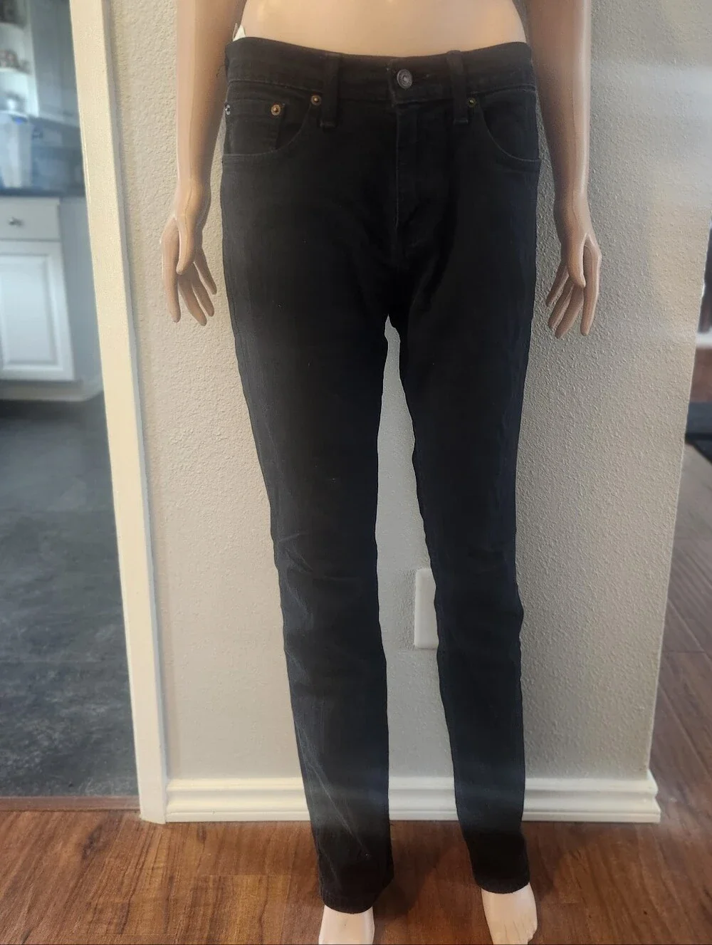 Mens black Levi Jeans Regular Size 31 X 32